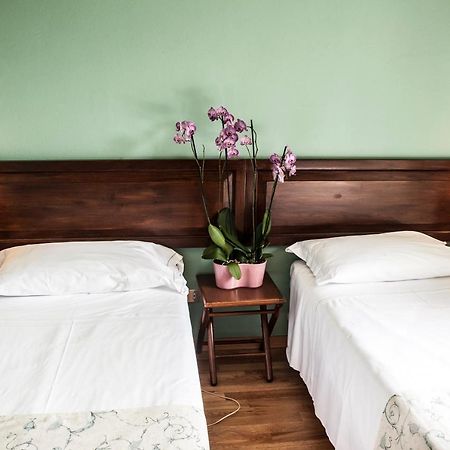 Albergo Bologna วาเรเซ ภายนอก รูปภาพ