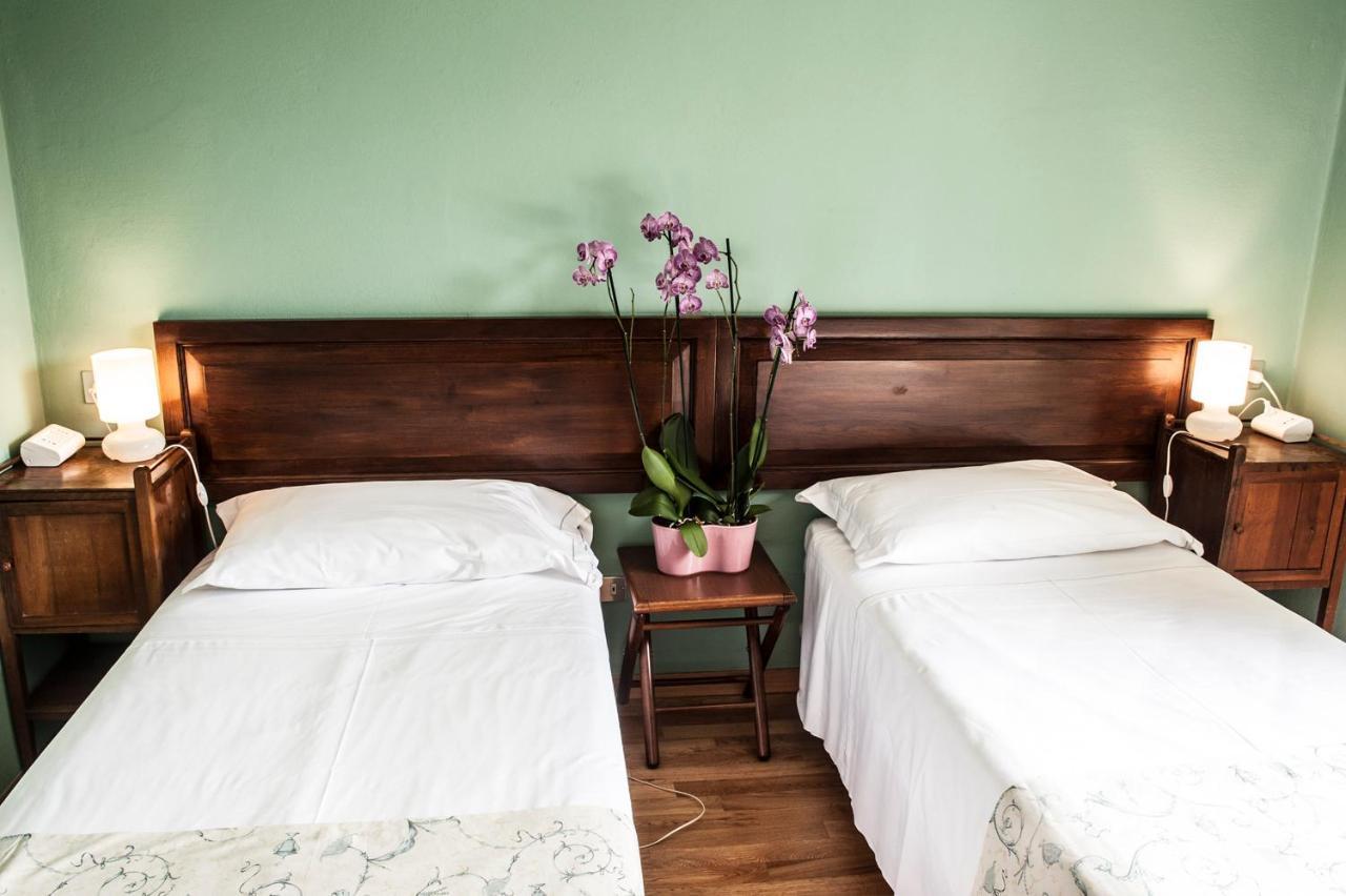 Albergo Bologna วาเรเซ ภายนอก รูปภาพ