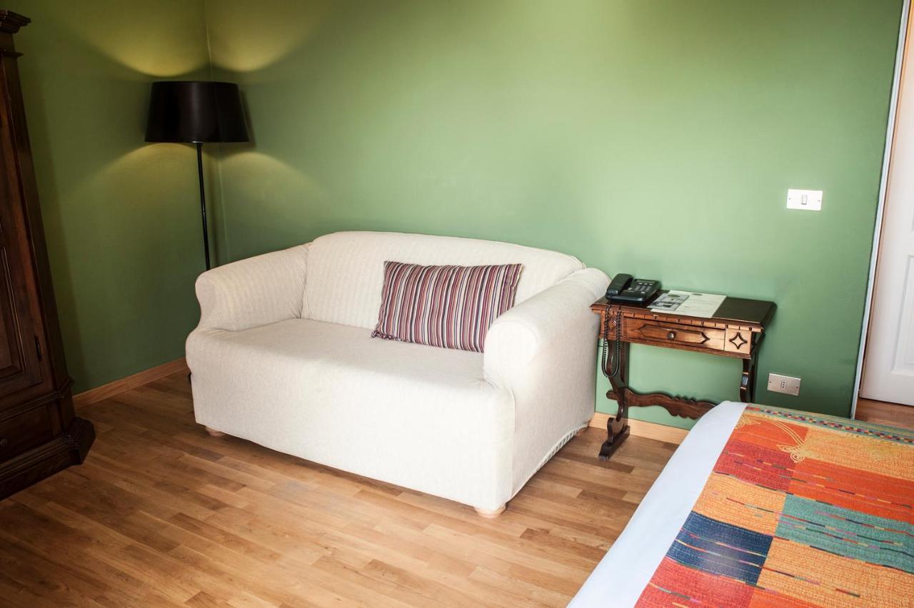 Albergo Bologna วาเรเซ ภายนอก รูปภาพ