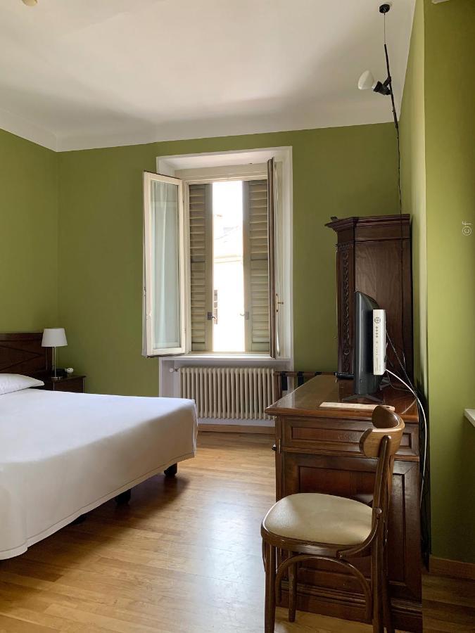Albergo Bologna วาเรเซ ภายนอก รูปภาพ