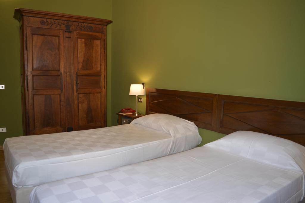 Albergo Bologna วาเรเซ ภายนอก รูปภาพ