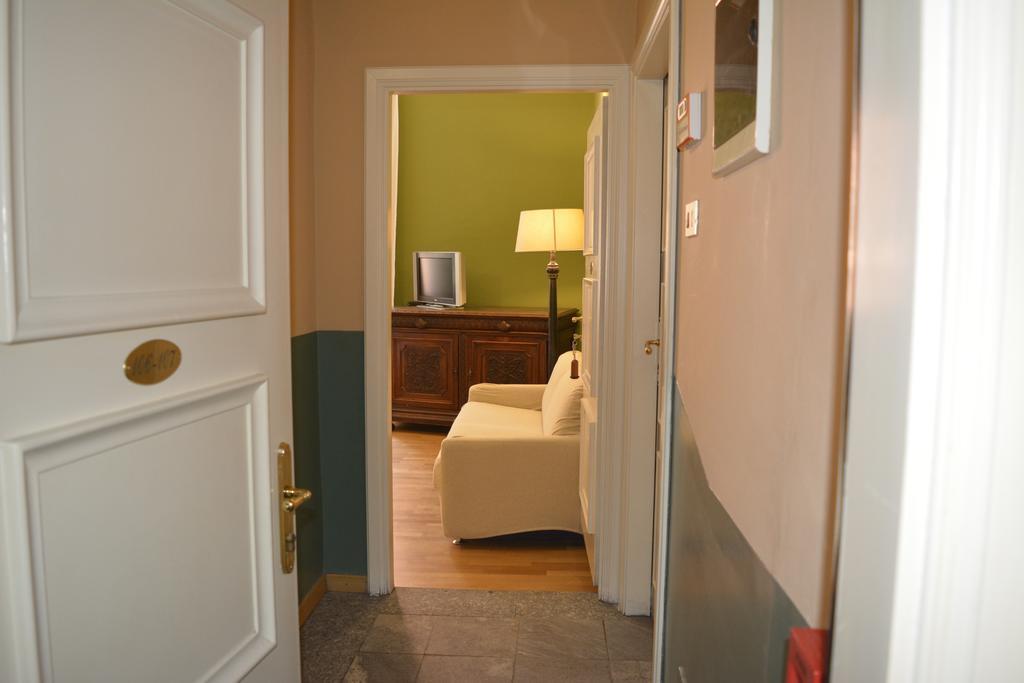 Albergo Bologna วาเรเซ ภายนอก รูปภาพ