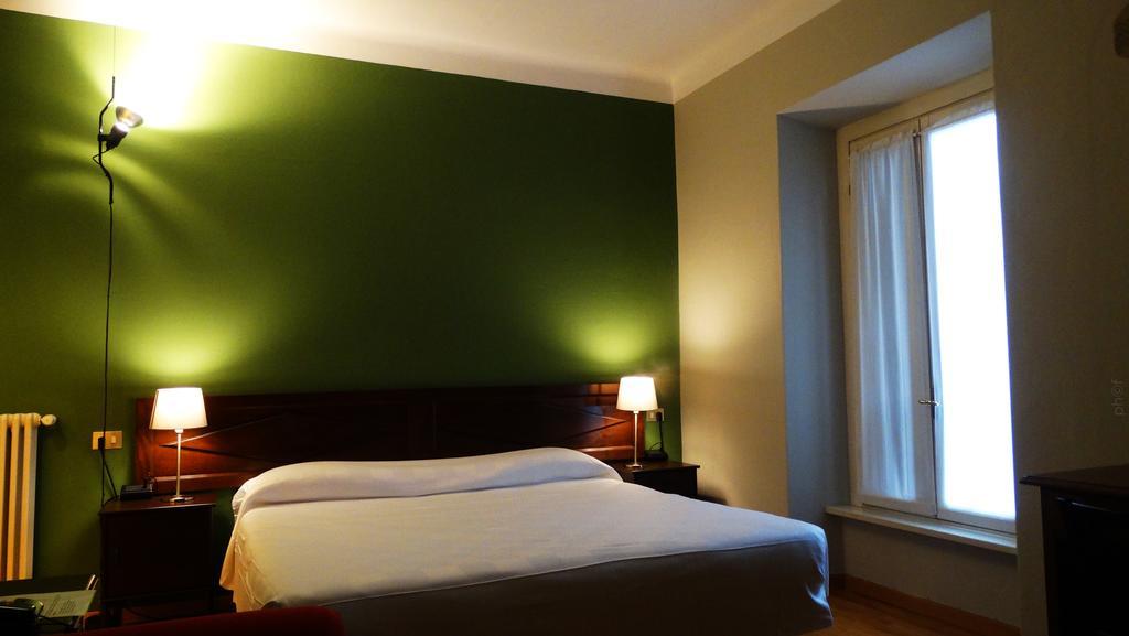 Albergo Bologna วาเรเซ ภายนอก รูปภาพ